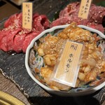 焼肉燦家 - 黒毛和牛厳選赤身肉2種 みそ焼きホルモン