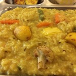 インド料理 パリワル - たっぷり野菜とバターが入った贅沢仕様のインド粥