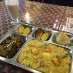 インド料理 パリワル - ガネーシャチャトゥルティセット