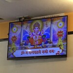 インド料理 パリワル - おめでたい気分になる映像と音楽が流れていました