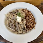 カフェ ヨージク - ストロガノフランチ ¥1200 + ライスを蕎麦の実に変更 ¥100