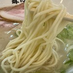 豚骨ラーメン 森内 - 自家製の低加水細ストレート麺