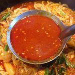 さんか亭 - 【2014年02月】鍋焼き辛ラーメンのスープアップ。