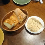 レストランユニック - リエット、フォカッチャ、バゲット