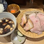 いかれたヌードル フィッシュトンズ - X盛りつけ蕎麦