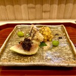 日本料理 かしづき - 鯵のあられ揚げ　玉蜀黍のかき揚げ　白無花果　胡桃味噌　銀杏