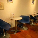 hane-cafe - 空港ラウンジをイメージした店内