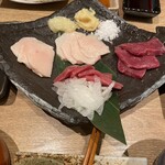 肉汁餃子のダンダダン 札幌店 - 馬刺し盛り合わせ