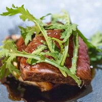 レストラン・ランス・ヤナギダテ - 2024.9 おおいた豊後牛（黒毛和牛）シンシン（モモ肉）低温長時間ロースト 赤ワインと実山椒のソース