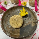 問屋スーパー サント - 和三盆糖で栗の風味を最大限活かした「栗きんとん」は甘さ控えめ、原価200円の高級和菓子