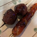 HALO HALO - ◉ ソリソー　300円
　☘️ 甘〜いソーセージ
　　　フィリピン独特のスパイスを使ってます！
◉ 豚チーズホットドッグ　250円
　☘️ 程よく辛くチーズが入ってました！