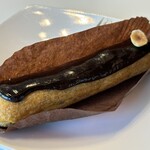 パン・オ・トラディショネル - エクレアショコラ295円