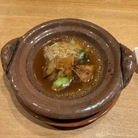 京中華 牧定 - よしきりサメのふかひれ(尾びれ)、干し貝柱とオイスターベースのタレ、椎茸と青梗菜