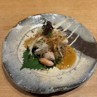 京中華 牧定 - 蒸し丹波黒鶏、白髪葱と揚げたじゃこを散らして