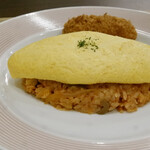 ひなたぼっこ - とろとろ卵のオムレツライス、カニクリームコロッケ添え