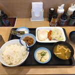 松屋 - ソーセージエッグ定食特盛　牛皿