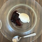 IL PLANETARIO - ミルクのジェラート/ブルーベリーソース