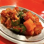 焼肉ここから - キムチ盛り