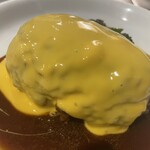 ステーキハウス 牛の松阪 - チーズハンバーグ300g焼き加減レア   ※いつものやつです！お店の方からも「チーズ300ですね」と声をかけられますw