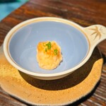 白金亭 - ・海老のお団子
                                塩み強めながら海老の良い香りが鼻腔をくすぐる