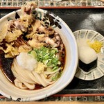 たけうちうどん店 - ① 下足と舞茸天ぶっかけ　おにぎり