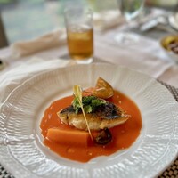 ペルゴーラ - メインのチョイスメニューから、
                    "本日のお魚料理" 魚は鯛。