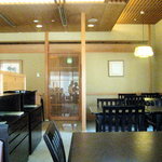 山茶花 - 落ち着いた店内