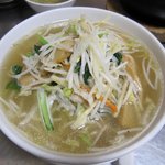 珉珉 - あっさりとした塩味の野菜たっぷり「タンメン」。