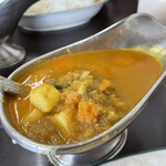 からゐ屋 - ミックスチキンカレー　ルー大盛