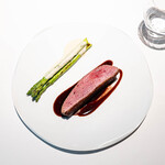 レフェルヴェソンス - Blessings of the forest | Kyoto Nanatani duck breast, Red wine sauce, asparagus  ​