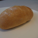 オトワ レストラン - 甘みのあるパン。ほかの種類のパンも持ってきて、追加サービスしていただけます