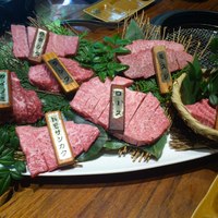 飛騨牛一頭家 馬喰一代 岐阜神田 - 飛騨牛「最飛び」極上盛り合わせ