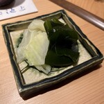 鮨処 池上 - こだわりのわかめと蒸しキャベツ