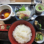 すし丸本店 - 名物の活鯛めし