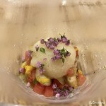 御料理 寺沢 - 焼玉蜀黍と西瓜に新玉葱のエスプーマ