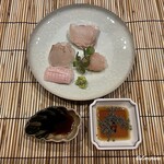 御料理 寺沢 - 割醤油とちり酢で星鰈と真鯒と鮃の味比べ