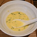 NIBOSHI MANIA - 恵味の冷やし嶽きみソバの底に残ったスープ。