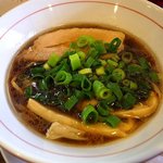 熟成モダン醤油ラーメン７５０円