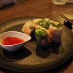 ブラック キャット - 生ハムと海老の生春巻き