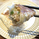 台湾点心房 - 焼き餃子断面