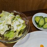 キッチン ブルー グローブ - サラダ、お新香のアップ