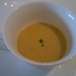 Regal - 「牛ステーキポリネシアンソース」（９９０円）のスープです。