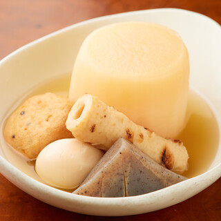 【名物】年中提供、自慢のおでん！とにかく大きい大根は必食!