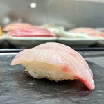 寿司 魚がし日本一 - ブリ