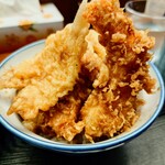 玉屋 - ■ 海老 x2
      ■ 鱚
      ■ 野菜かき揚げ
      ■ 蓮根
      ■ ピーマン
      ■ 南瓜
      ■ 舞茸
