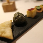 ル・タン・ペルデュ - チーズのリソル、ブータンのシュー、イベリコの生ハム