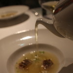 ル・タン・ペルデュ - スープを注ぎます！