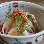 水炊き もつ鍋 博多廊 - 料理、ラーメンサラダ
