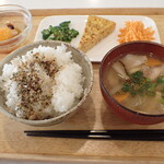 トーコーキッチン - イタリアンオムレツ 副菜二品、豚汁、ご飯 + 生卵 