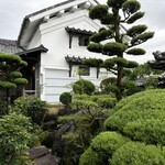 蔵元料理 マルト醤油 - 宿の中庭の風景(*´ω`*)